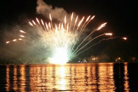 16 ago “Fiaccolata e Spettacoli pirotecnici sul lago” Scanno